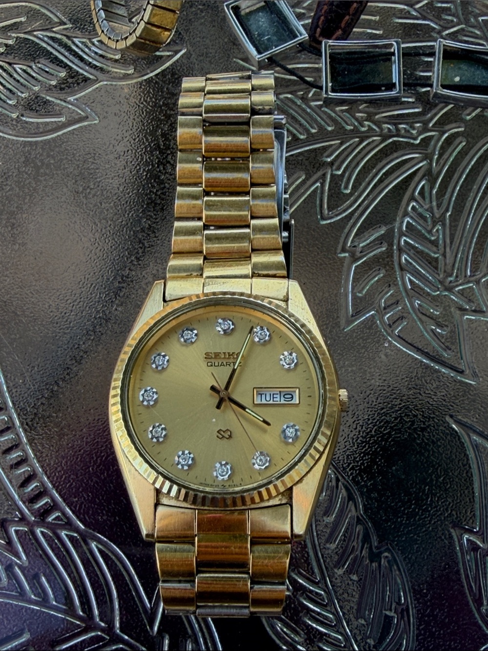 Seiko Gold Men’s Quartz Watch with Crystal Markers